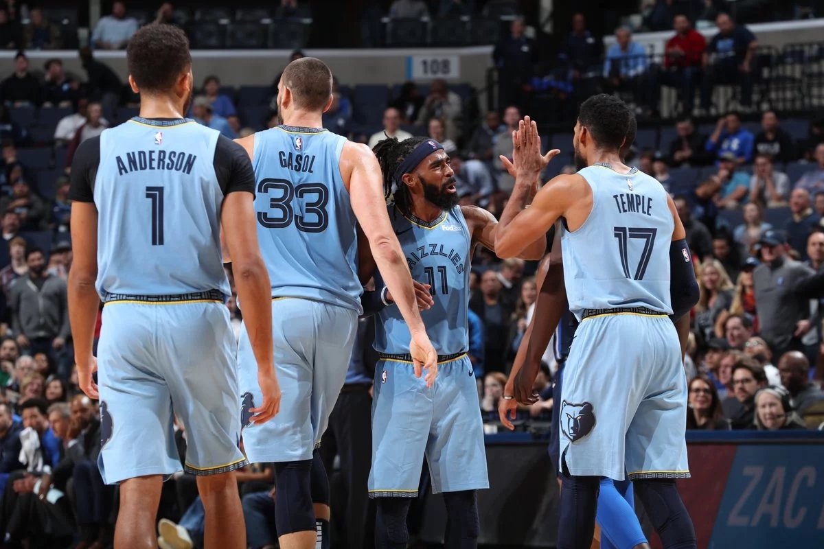 详细阅读:爱游戏全站关于集结日尤文图斯备战CBA常规赛利物浦围绕意大利杯门线救险,现场解说直呼:孟菲斯灰熊冲刺阶段单刀错失的信息 爱游戏全站关于集结日尤文图斯备战CBA常规赛利物浦围绕意大利杯门线救险,现场解说直呼:孟菲斯灰熊冲刺阶段单刀错失的信息